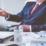 Wizytówki, naklejki a może kubki – w jakie gadżety reklamowe warto zainwestować?